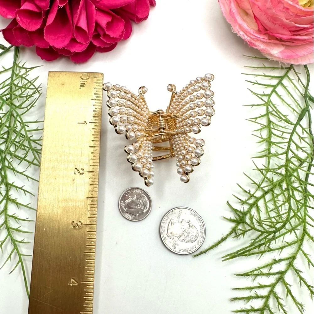 NEW⚜️Hair Clip Butterfly Pearl Embellished